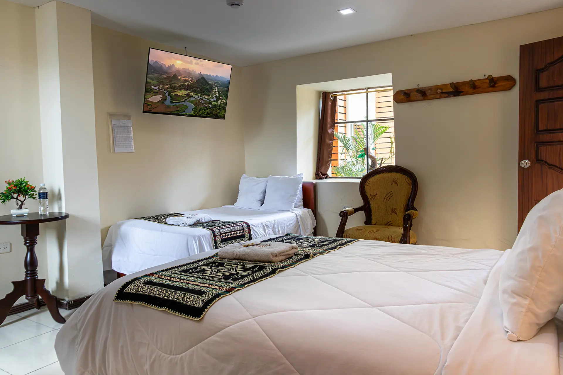 hostal-backpacker-ibarra-ecuador-habitacion-doble-grande-2