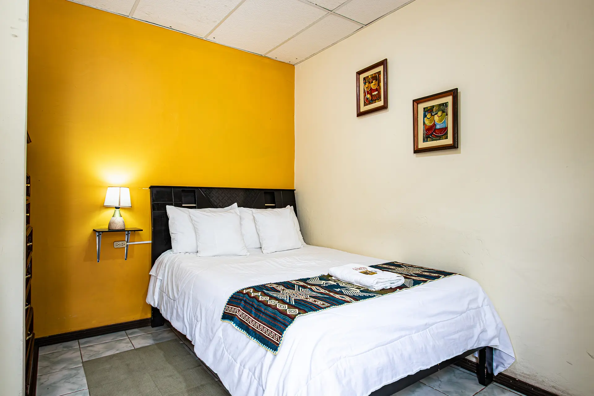 hostal-backpacker-ibarra-ecuador-habitacion-matrimonial-economica-2