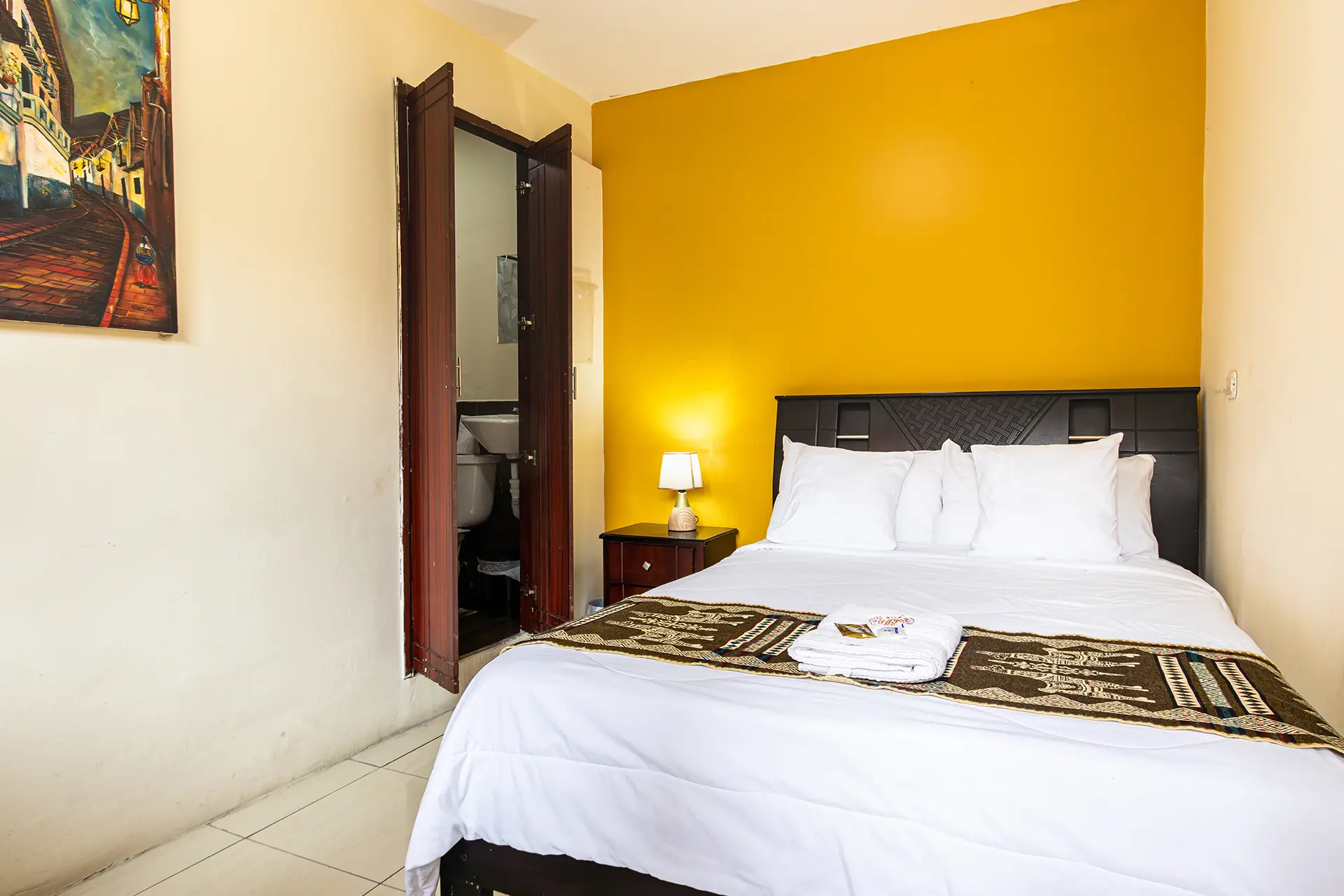 hostal-backpacker-ibarra-ecuador-habitacion-matrimonial-sencilla-2